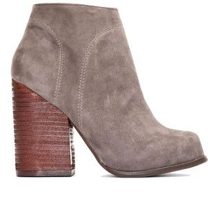 Like new Jeffery Campbell Hanger Booties